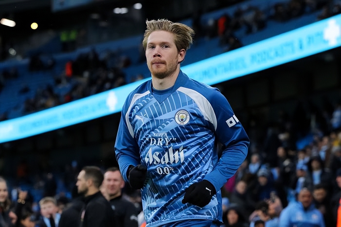 开云登录平台德布劳内在DWG比赛中重返赛场，最后时刻胜出引发热议！(德布劳内位置实况)