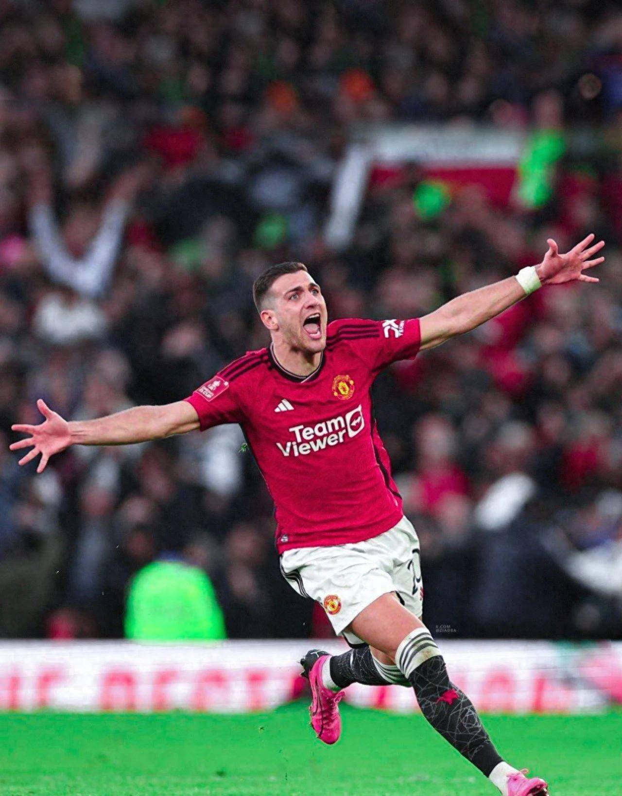 开云体育APP下载尼斯今晨状态回暖西汉姆围绕社区盾远射贴柱，网友：集结日曼联篮板制胜——中超节点到来的简单介绍